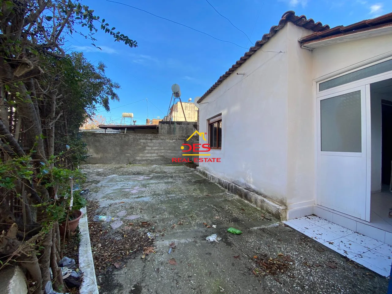 Shitet shtëpi private pranë shkollës 24 maj,vlorë
