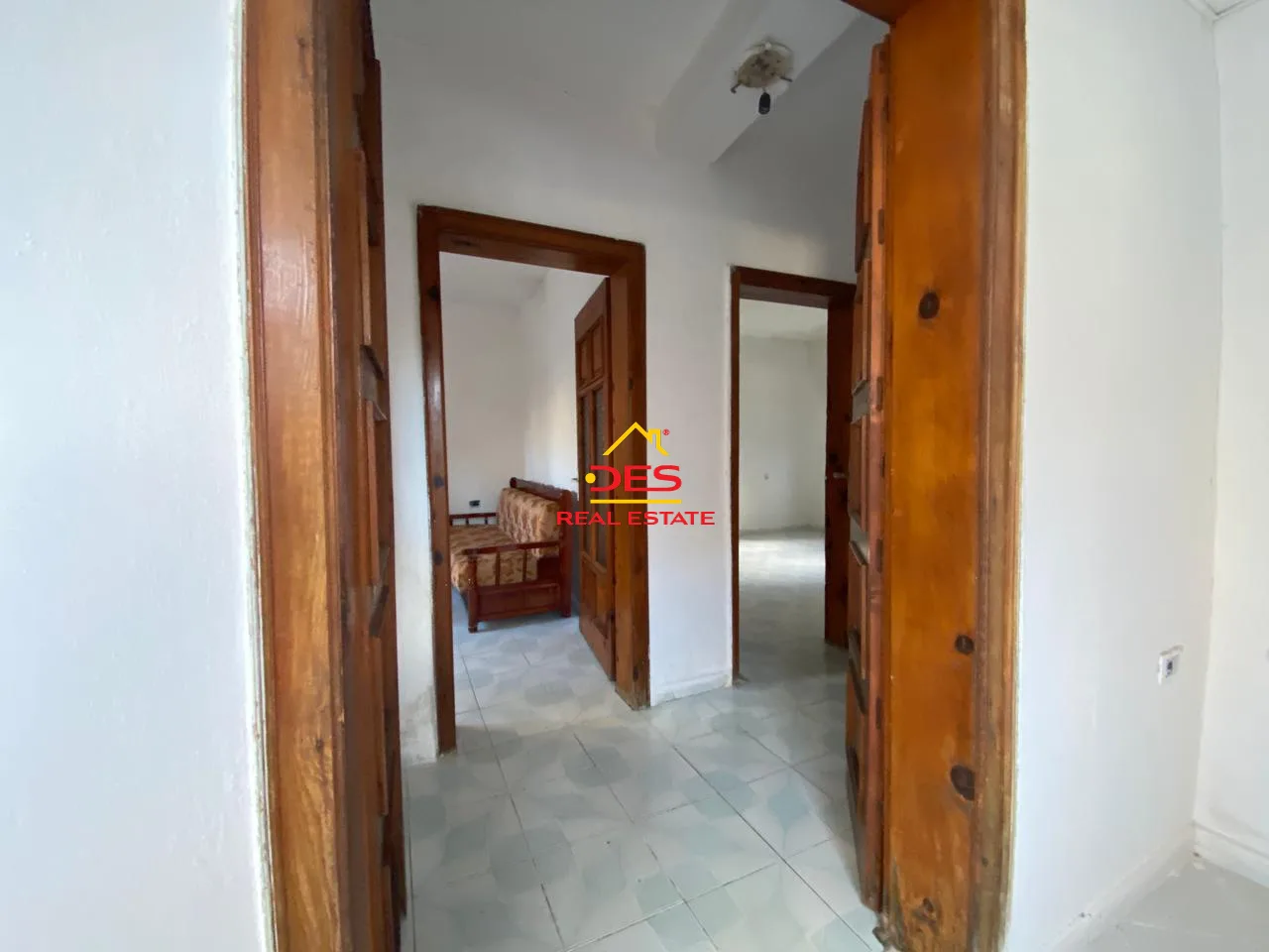 Shitet shtëpi private pranë shkollës 24 maj,vlorë