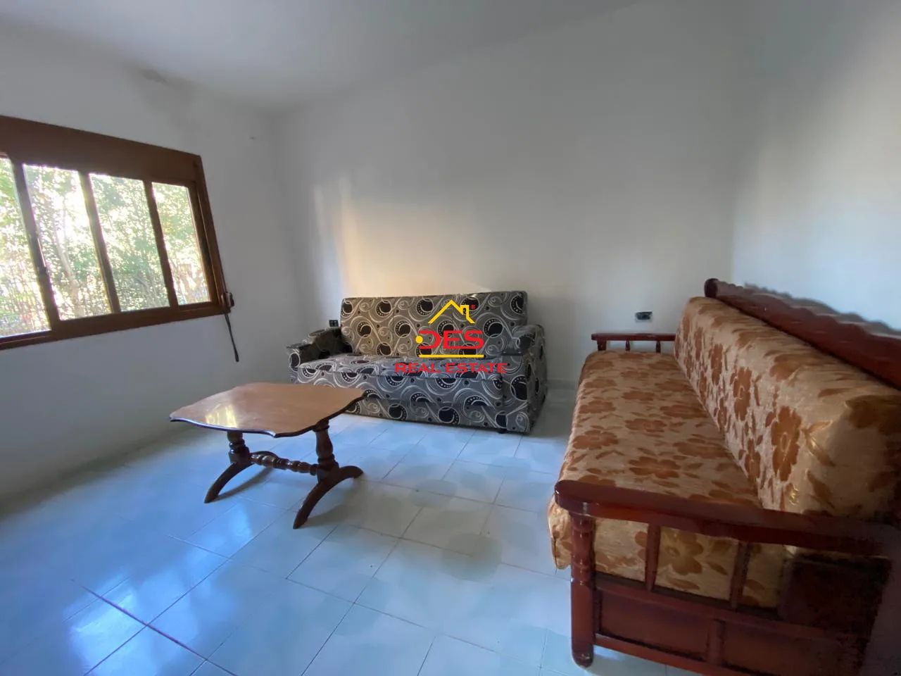 Shitet shtëpi private pranë shkollës 24 maj,vlorë