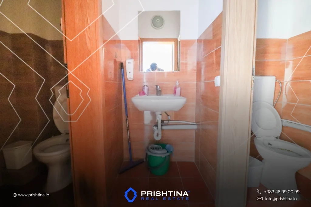 Lokal me qira 150m² në Emshir