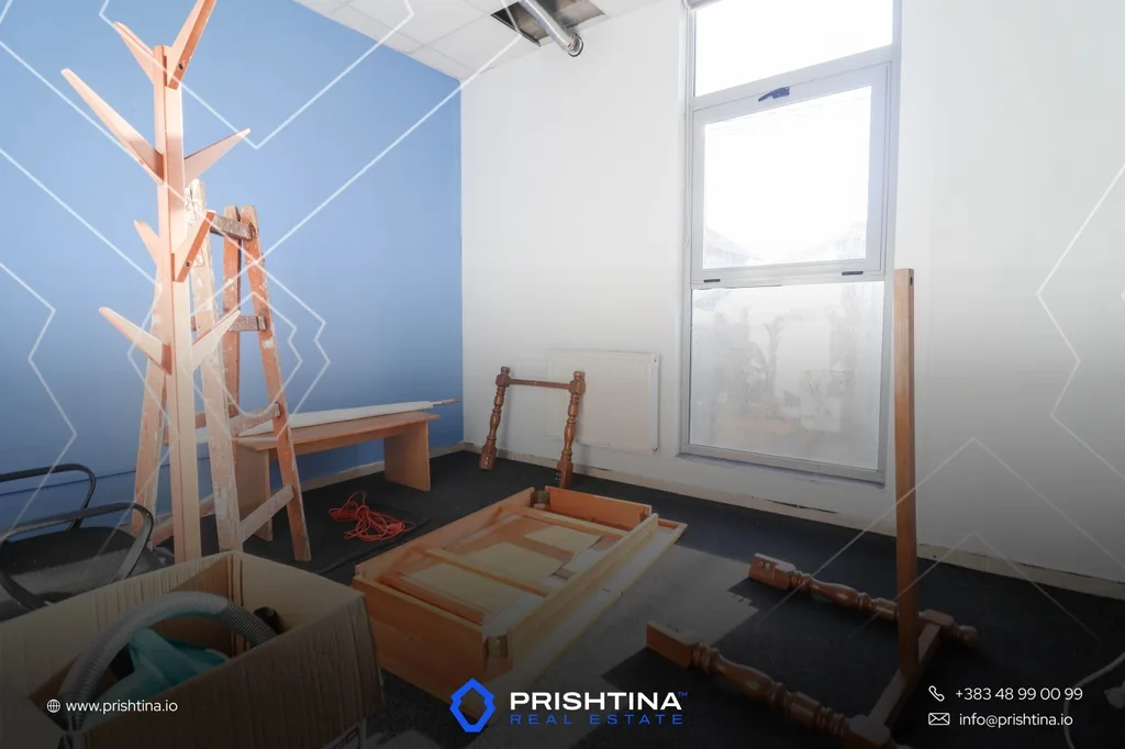 Lokal me qira 150m² në Emshir