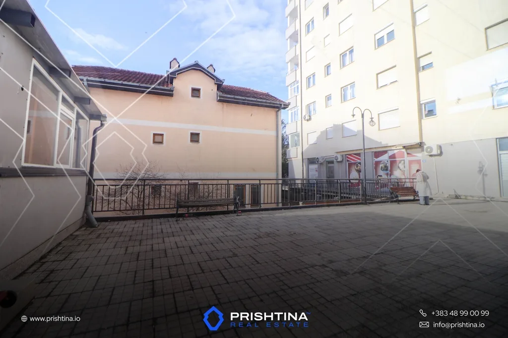 Lokal me qira 150m² në Emshir