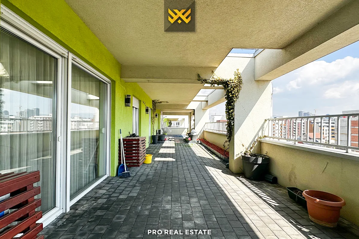Banesë Penthouse 155m² + 100m² me #QIRA në Dragodan