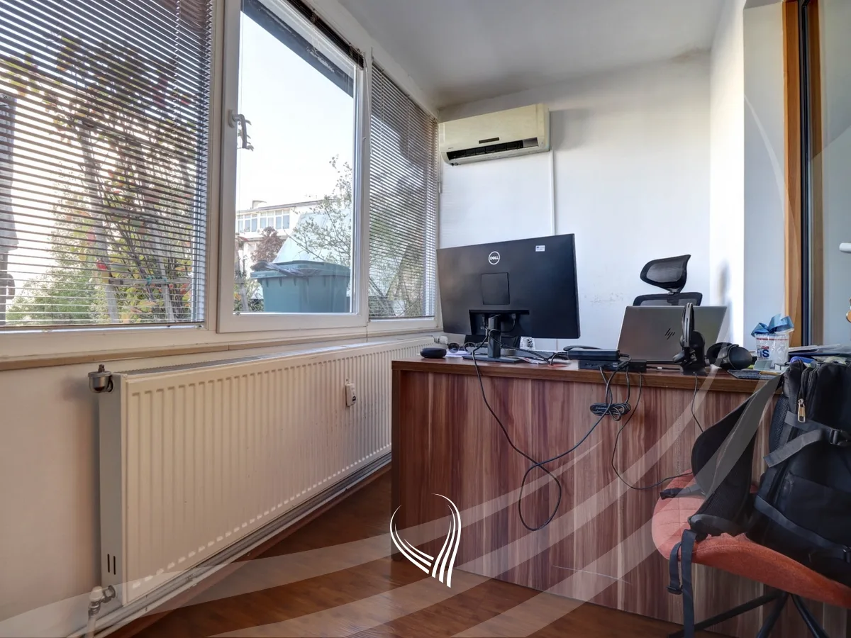 Zyre me 6 dhoma pune me qira në Qendër