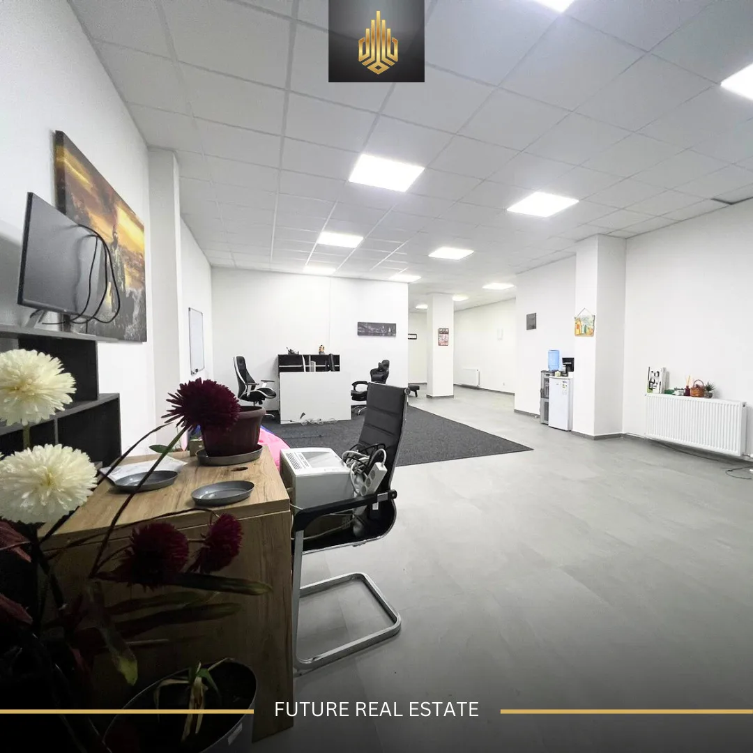 Lokal me QERA/117m²
