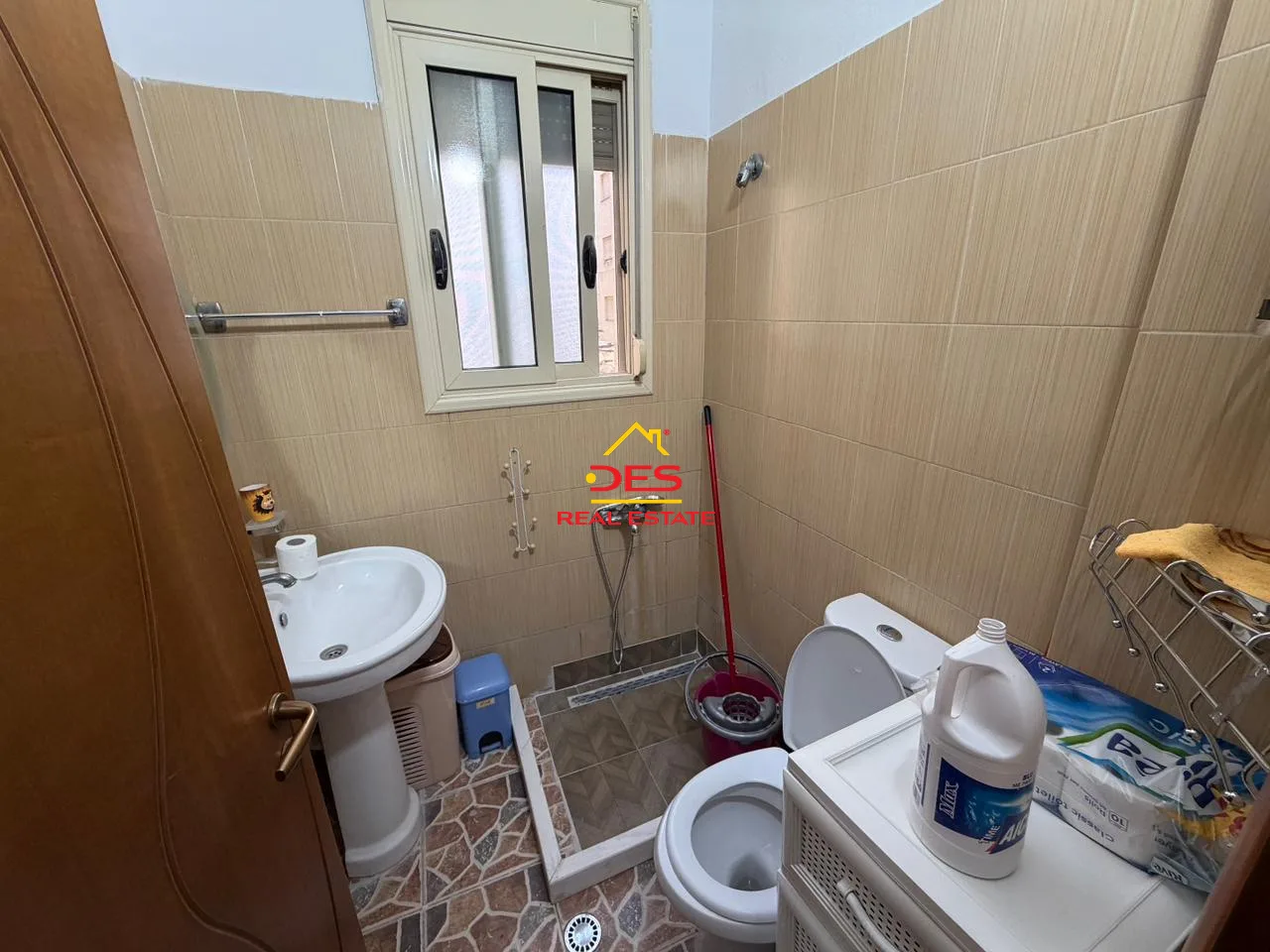 Shitet garsoniere tek “rruga e çipajve”, vlorë.