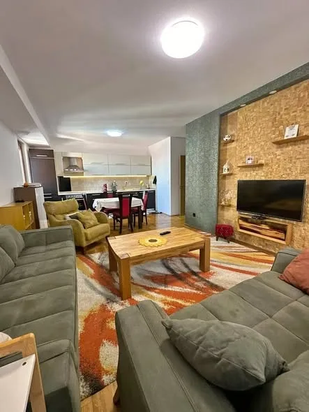 Banesë në shitje te Qafa