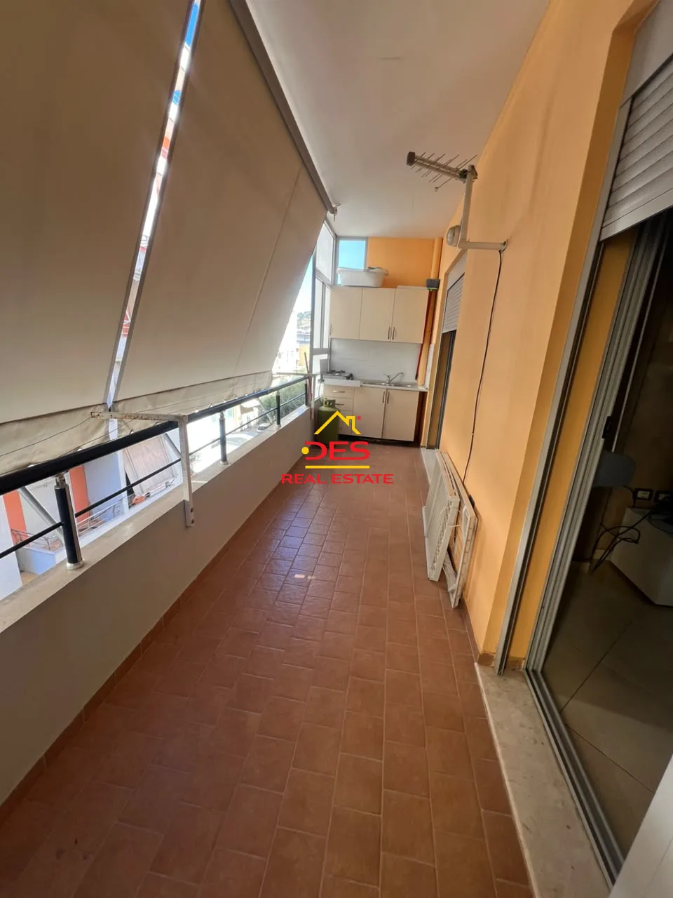 Jepet me qira apartament 2+1 te shtëpia e oficerave , vlorë