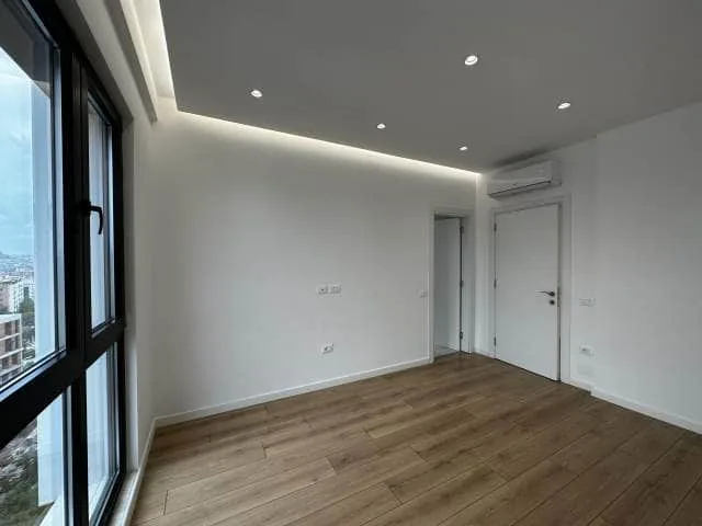 Zyre me Qera tek Farmacia 10 (ID BZ2611) Tirane.