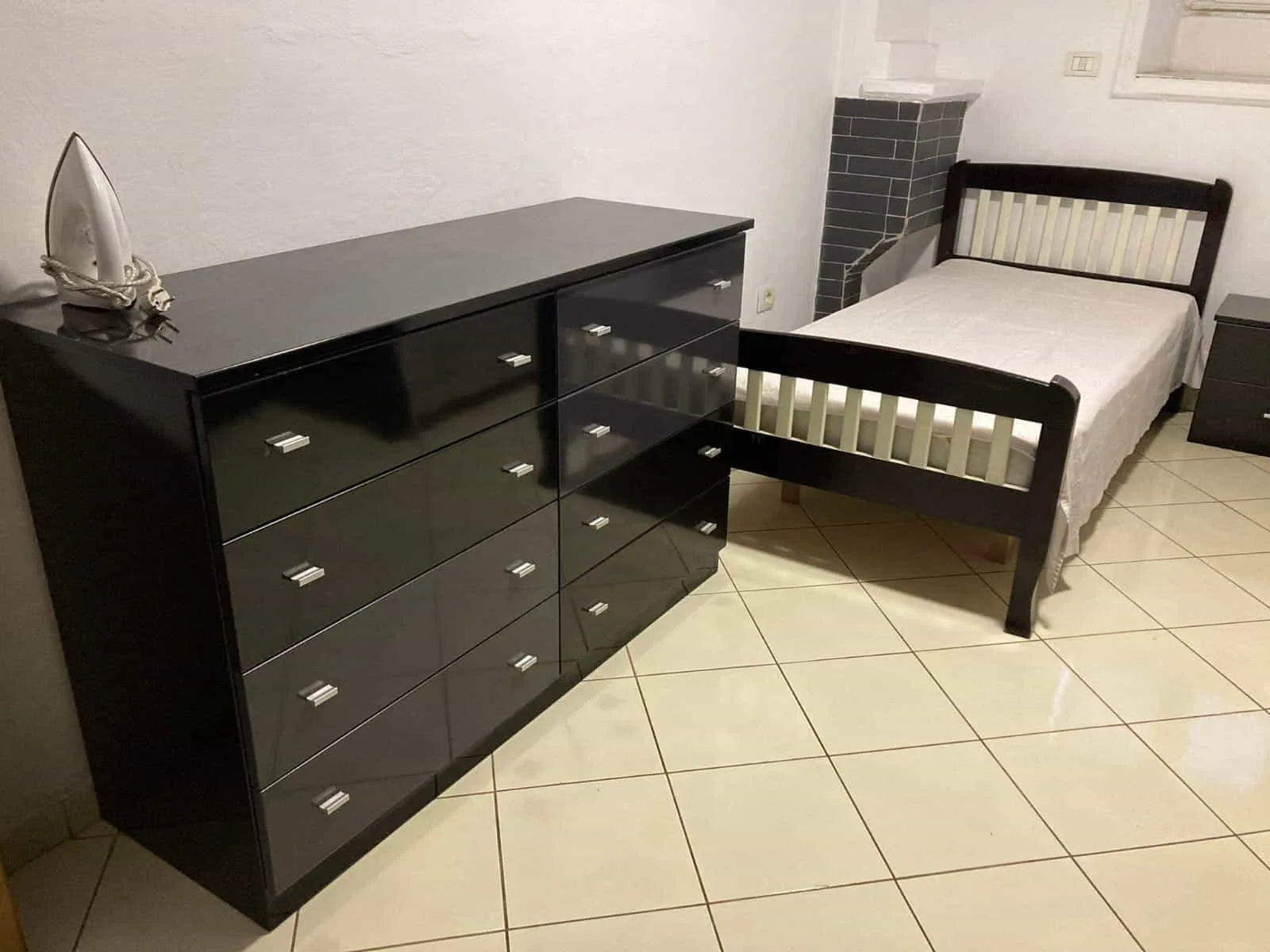 Vile Me Qera 1+1 Tek Pazari i Ri (ID BV22475) Tirane