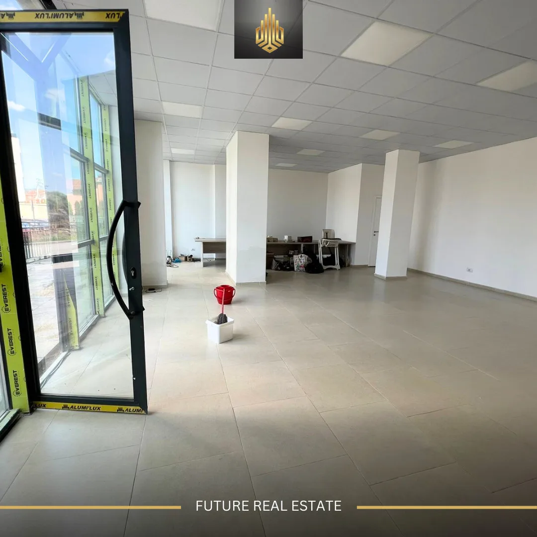 Lokal me QERA/83m²