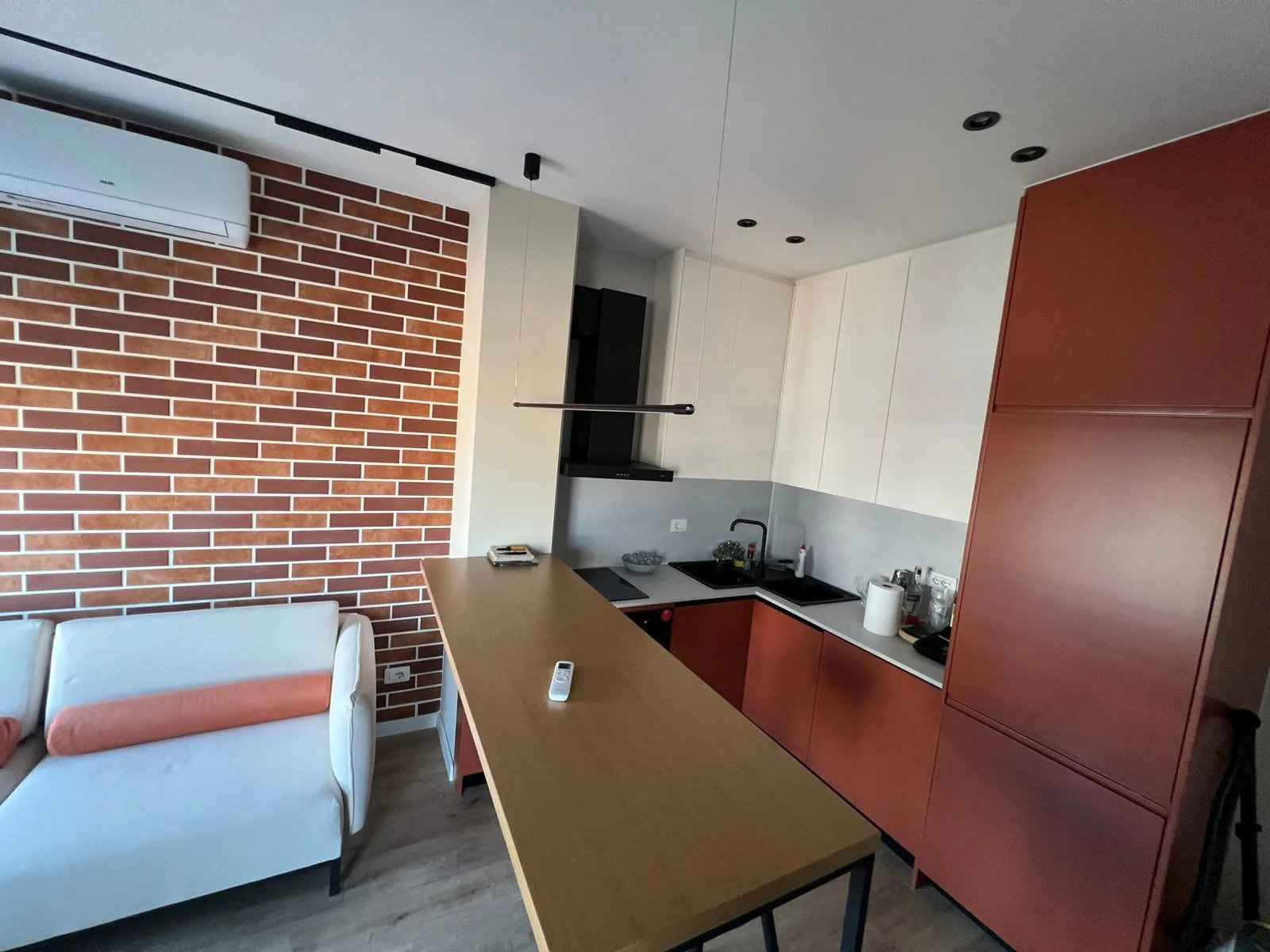 Apartament Me Qera 1+1 Tek Stacioni i Trenit (ID B2101023) Tirane