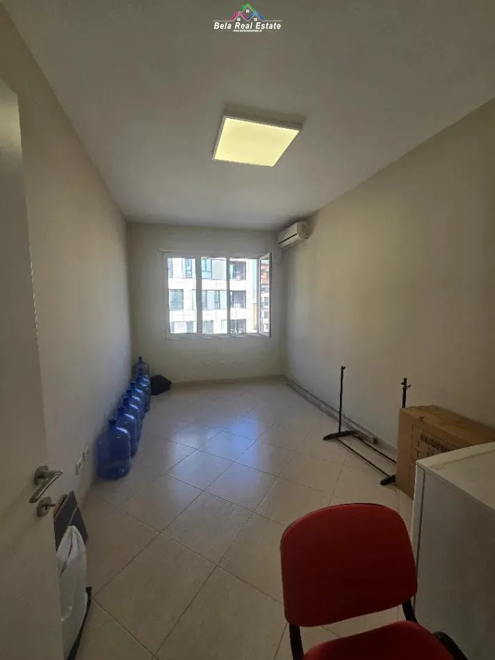 Zyre Me Qera 3+1+2 Tek Stacioni i Trenit (ID BZ2888) Tirane