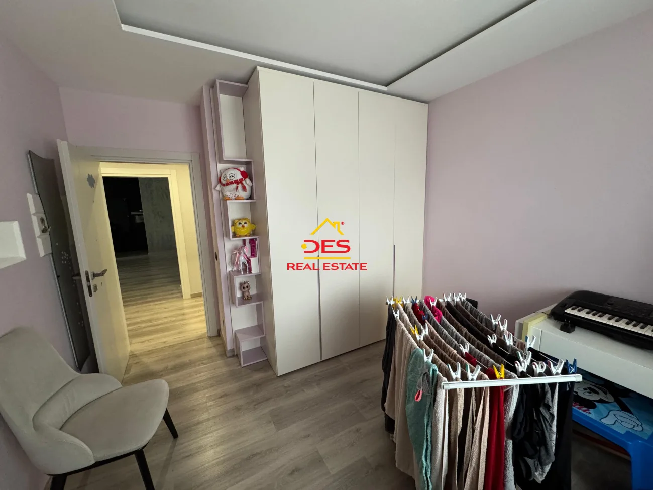 Shitet apartament luksoz 3+1+2 në lungomare te shkolla e marinës,vlorë