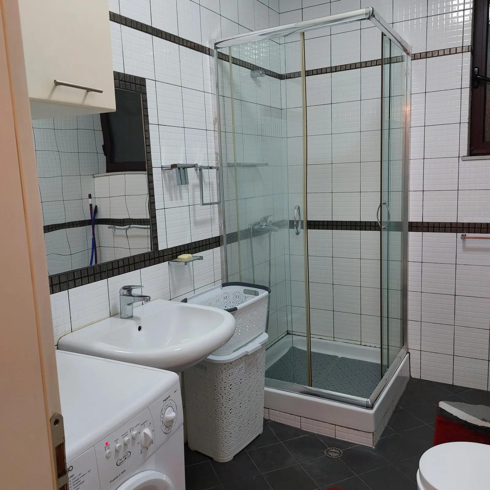 Jepet Me Qera Kati 1 I Nje Vile Qytet-Student (ID BV2200) Tirane