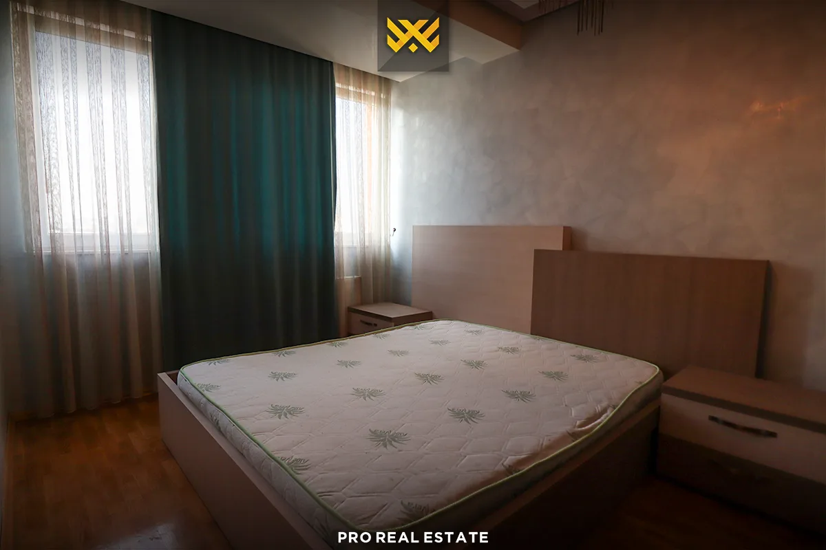 Banesë Penthouse 138m² për #SHITJE në Lagjen e Spitalit.