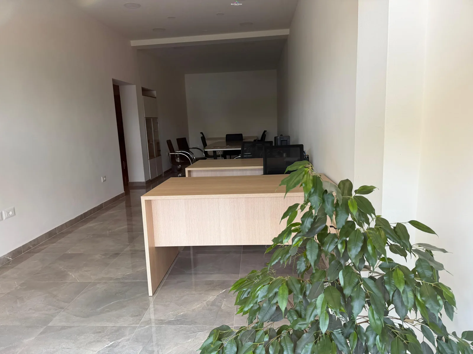 Dyqan Me Qera Tek Stadiumi Dinamo (ID BD21830) Tirane