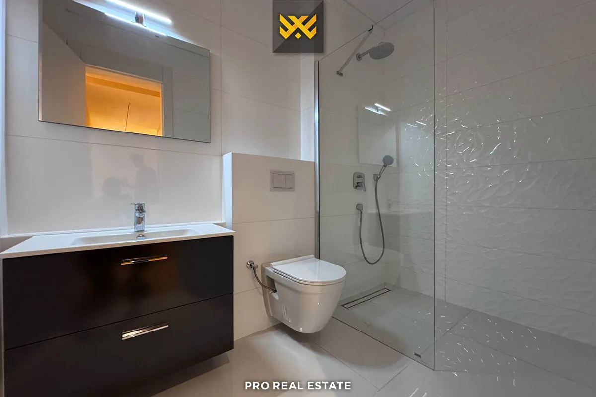 Terracier 202m² + 77.8m² me #QIRA në Lagjen Marigona Hill