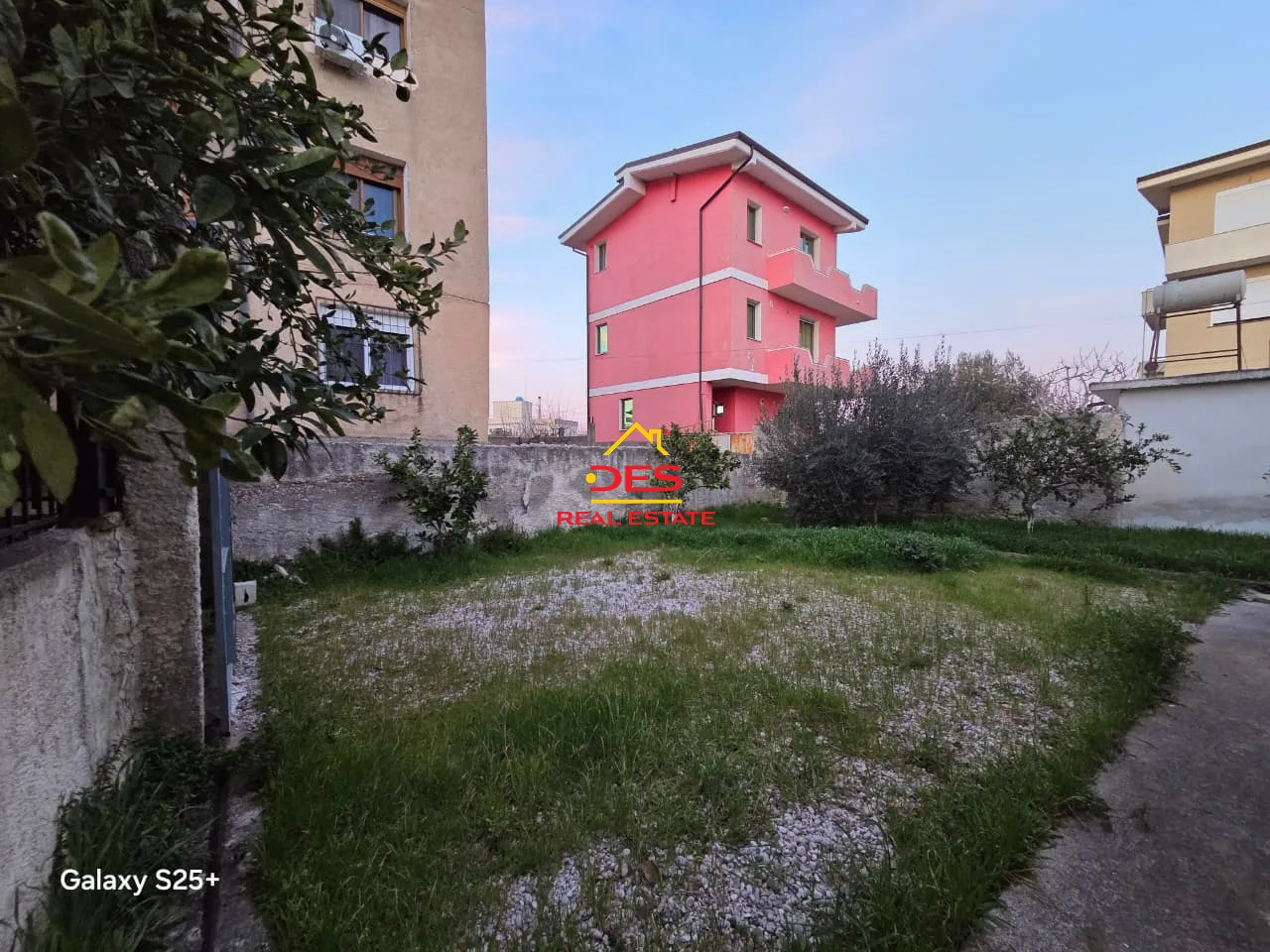 Shitet shtëpi private 2-katëshe në çole, vlorë.