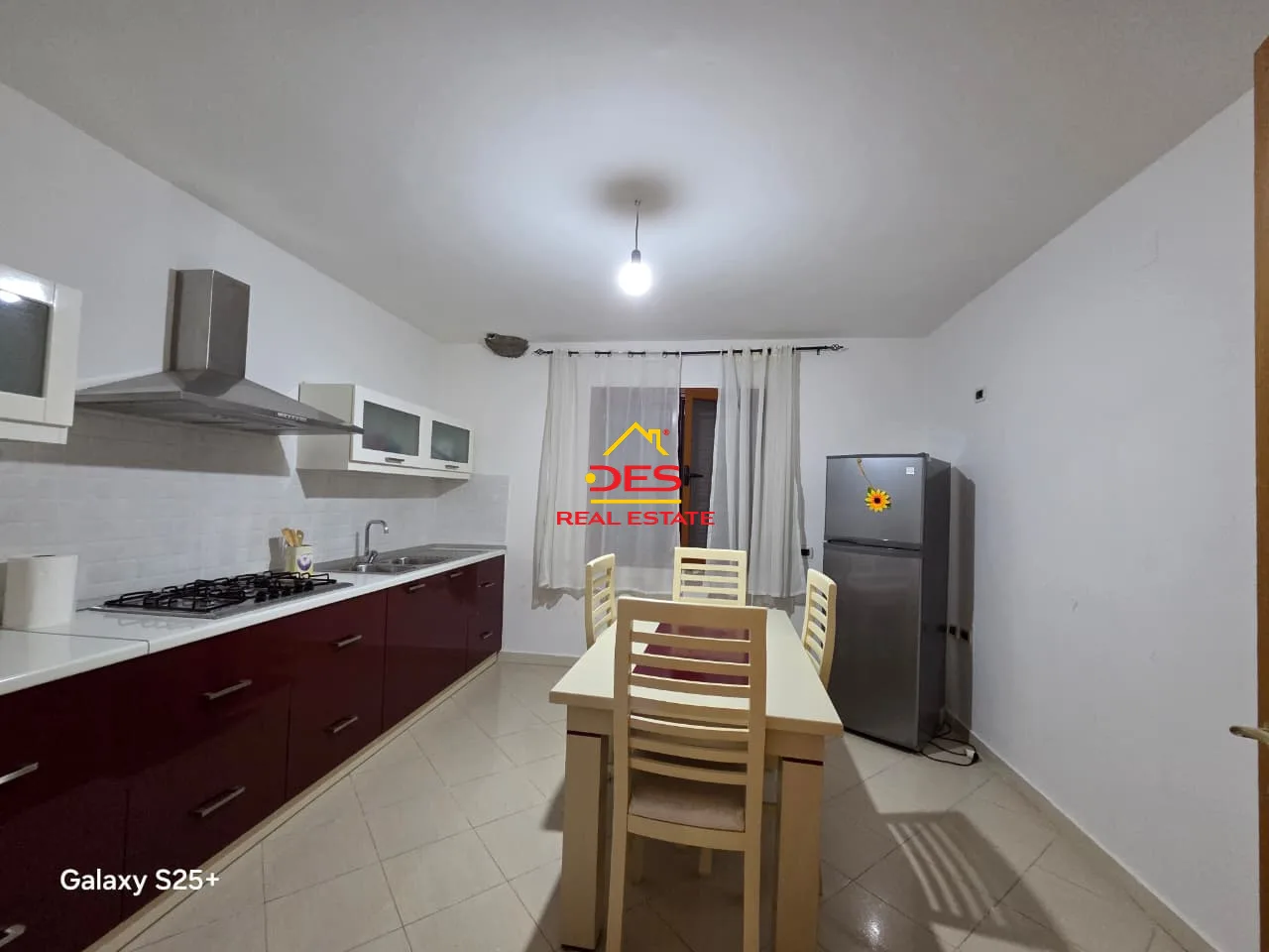Shitet shtëpi private 2-katëshe në çole, vlorë.