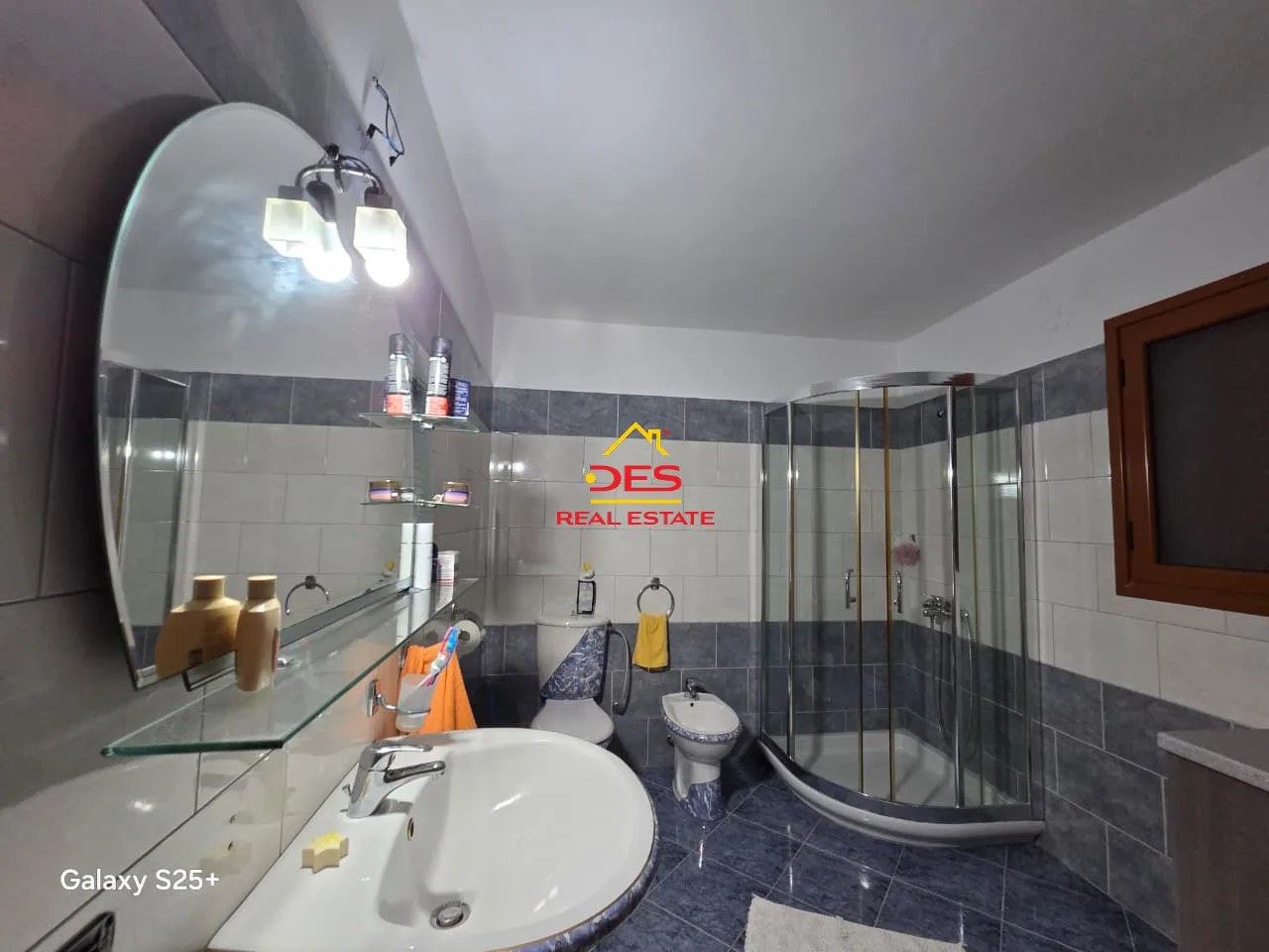 Shitet shtëpi private 2-katëshe në çole, vlorë.