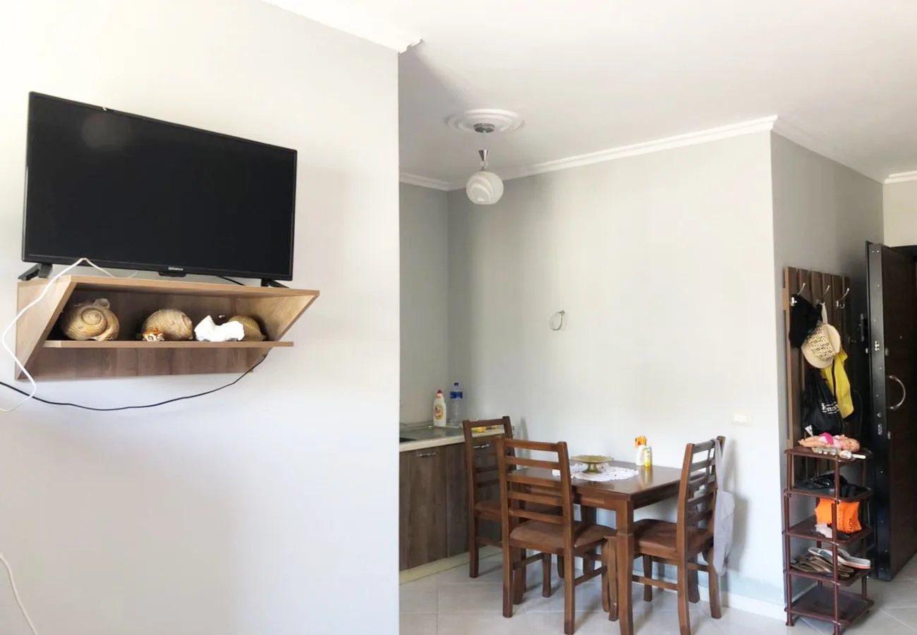 Shitet garsionere në qendër, shëngjin.