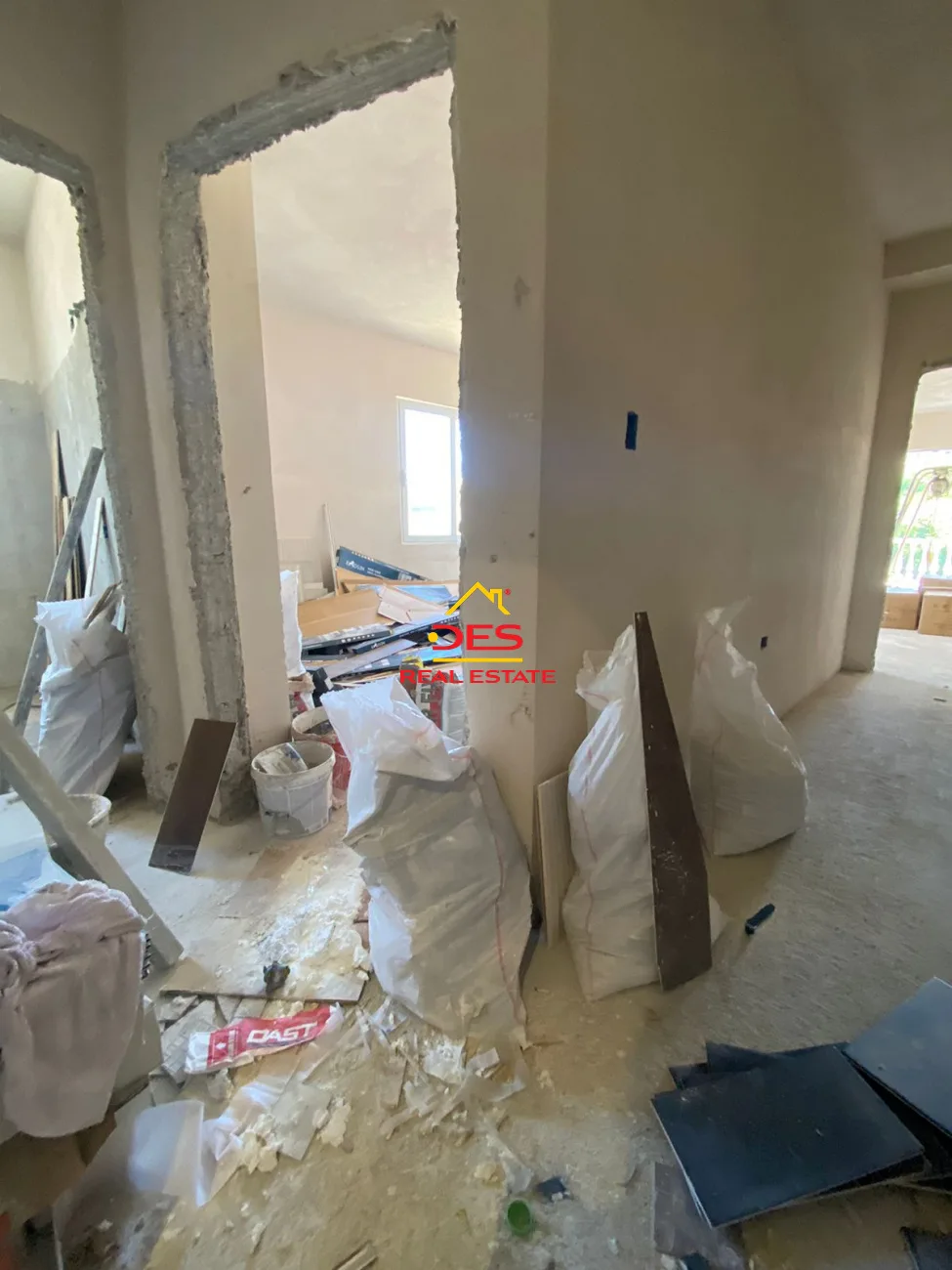 Shitet apartament 1+1 pranë sheshit te flamurit, vlorë