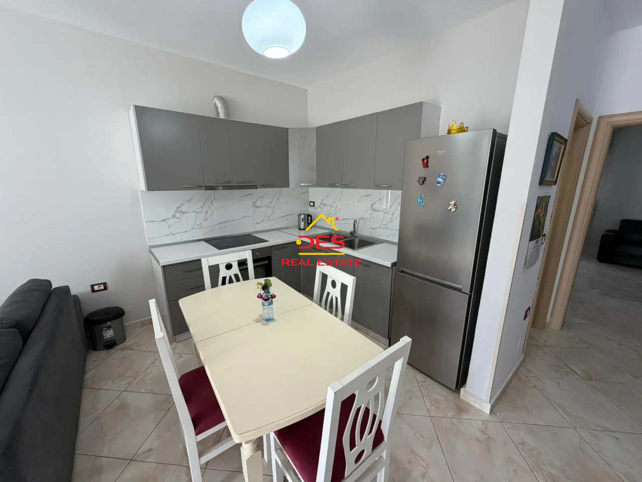 Jepet me qira apartament 1+1 me pamje nga deti në lungomare, vlorë