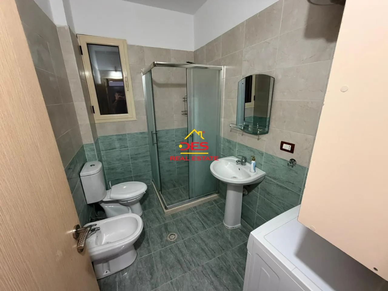 Jepet me qira apartament 1+1 me pamje nga deti në lungomare, vlorë