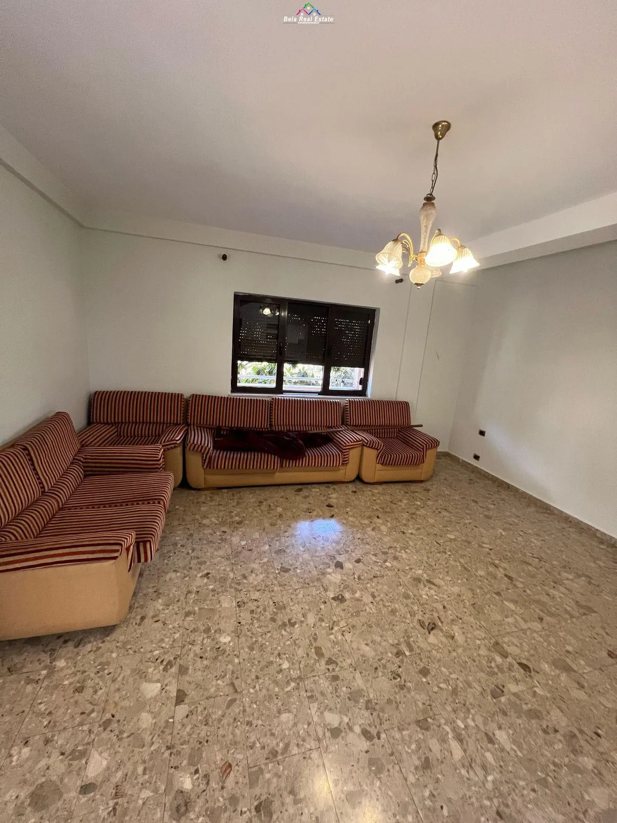 Kat Vile Me Qera 3+1 Tek Varri i Bamit (ID BV22409) Tirane