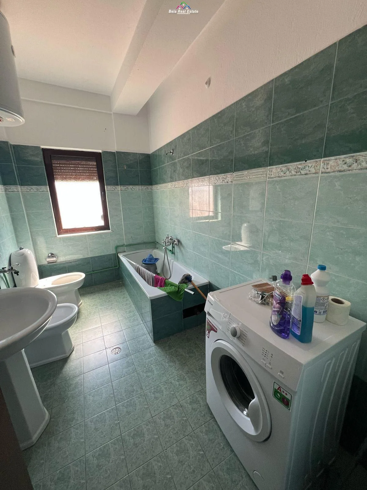 Kat Vile Me Qera 3+1 Tek Varri i Bamit (ID BV22409) Tirane