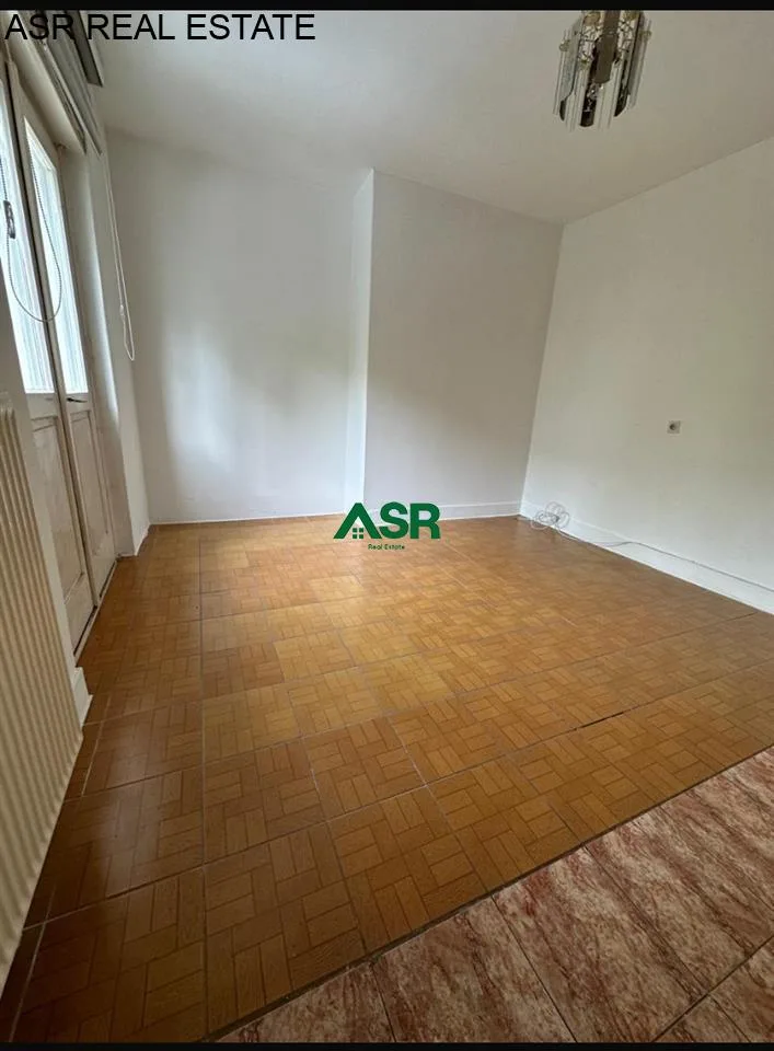 #ID:3224 Banesë/ Zyre 42m2 me #qira në qender ne shesh