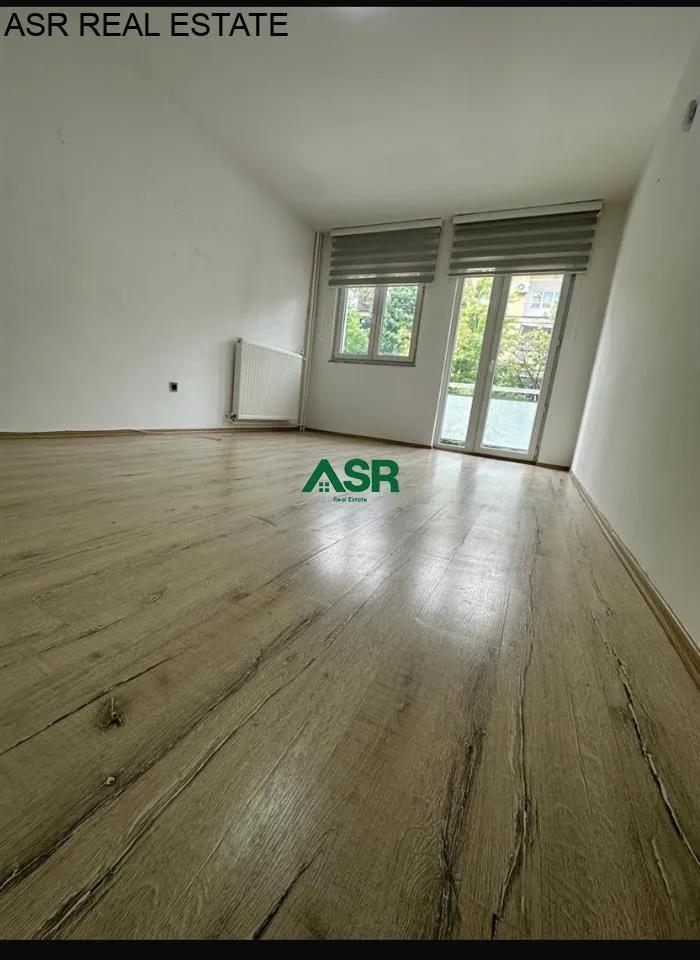 #ID:3224 Banesë/ Zyre 42m2 me #qira në qender ne shesh