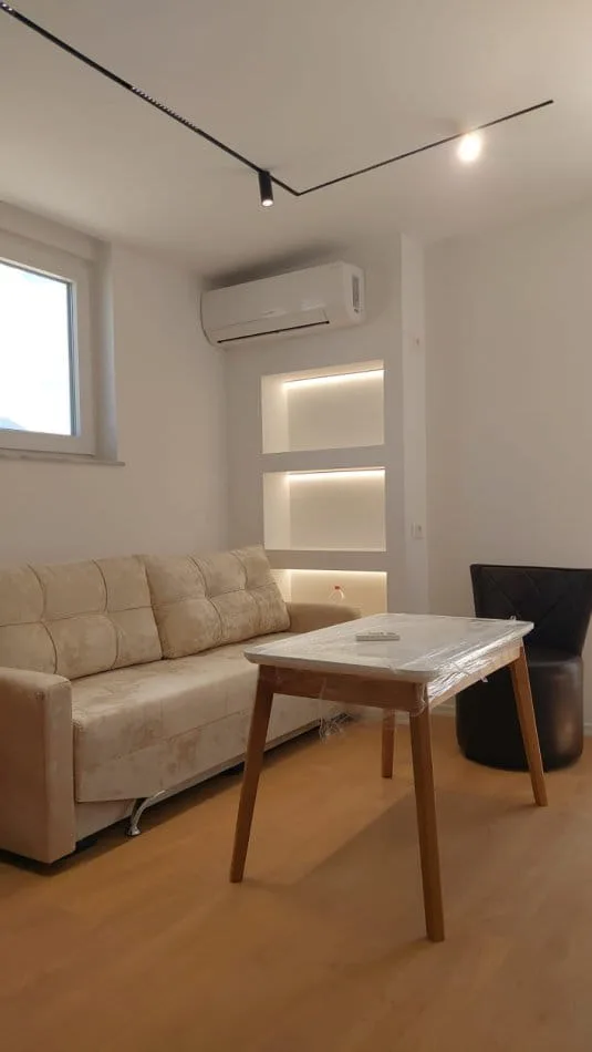 Apartament Me Qera 1+1 tek Ish Restorant Durresi (ID B2101181) Tirane.