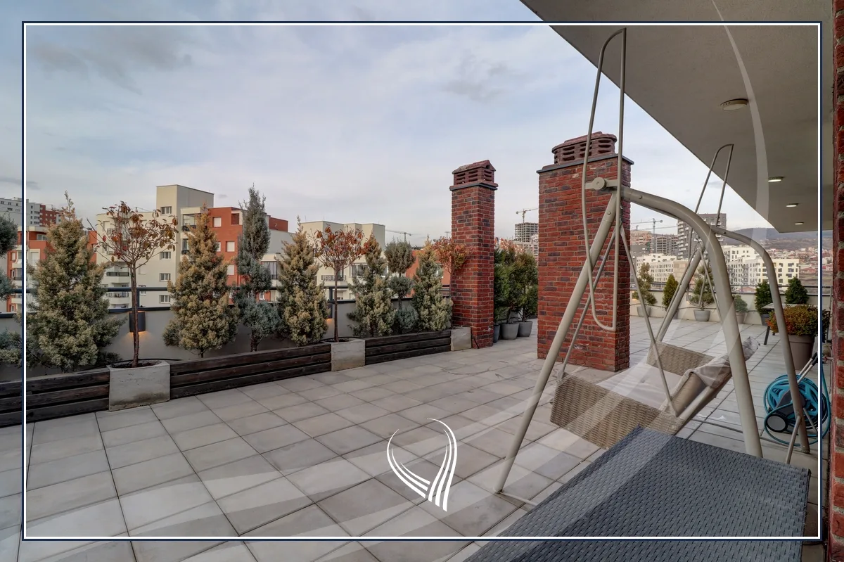 Penthouse 273m2 me qira në lagjen Mati 1 – KAWA Group