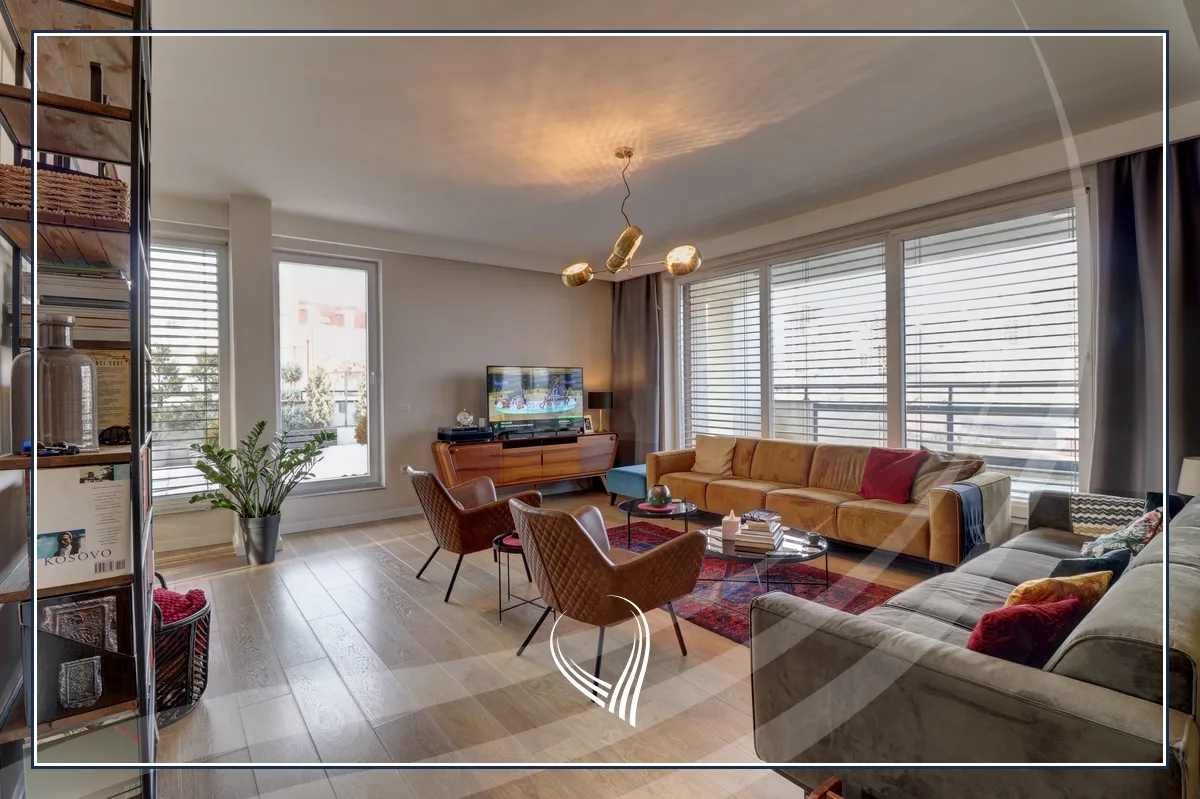 Penthouse 273m2 me qira në lagjen Mati 1 – KAWA Group