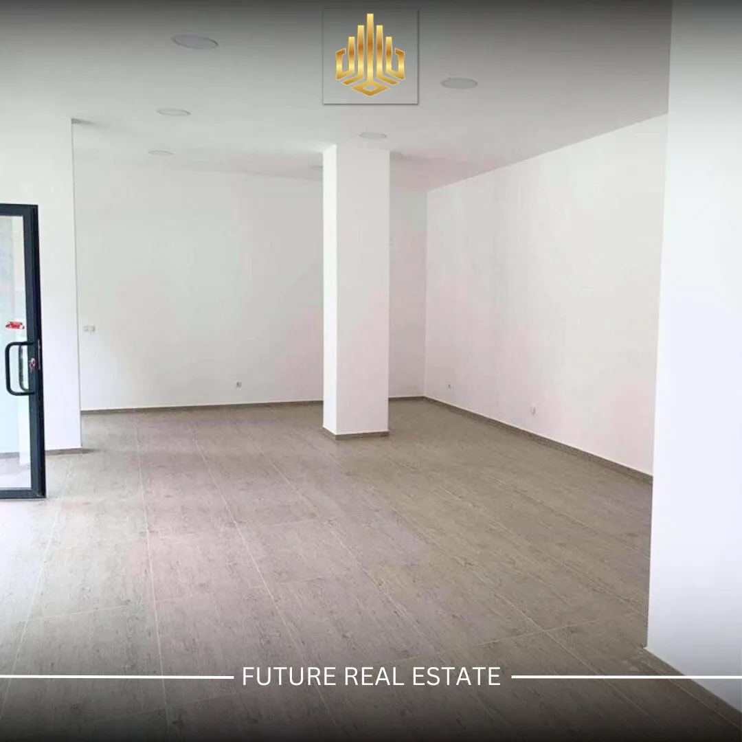 Lokal me QERA/82m²