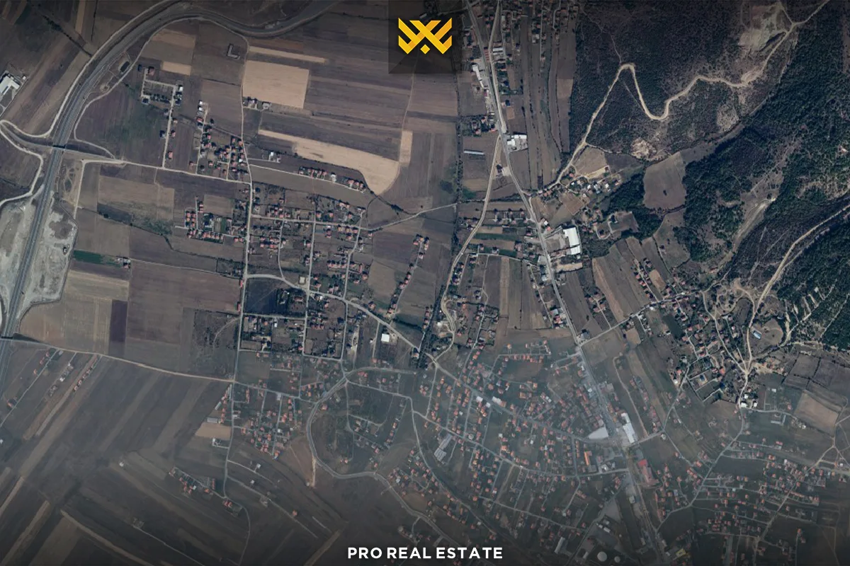 Shtëpi 200m² për #SHITJE në Bardhosh.
