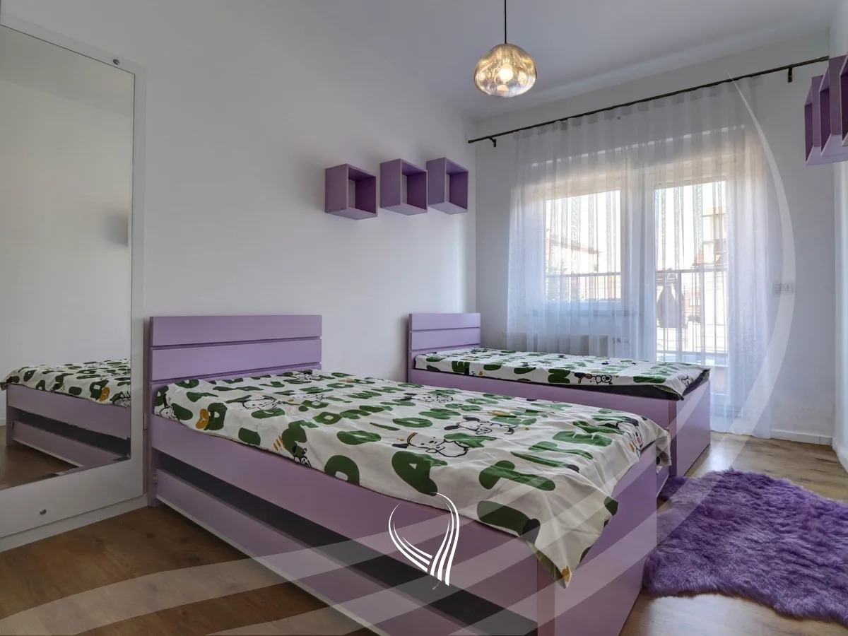 Banese me 3 dhoma gjumi në shitje në lagjen Velania