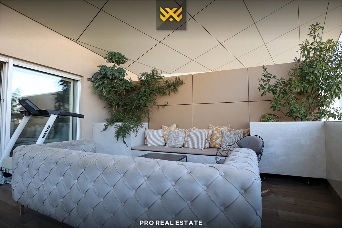 Penthouse 157m² + 30m² për #SHITJE në Emshir.