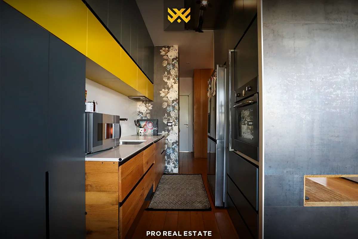 Penthouse 157m² + 30m² për #SHITJE në Emshir.