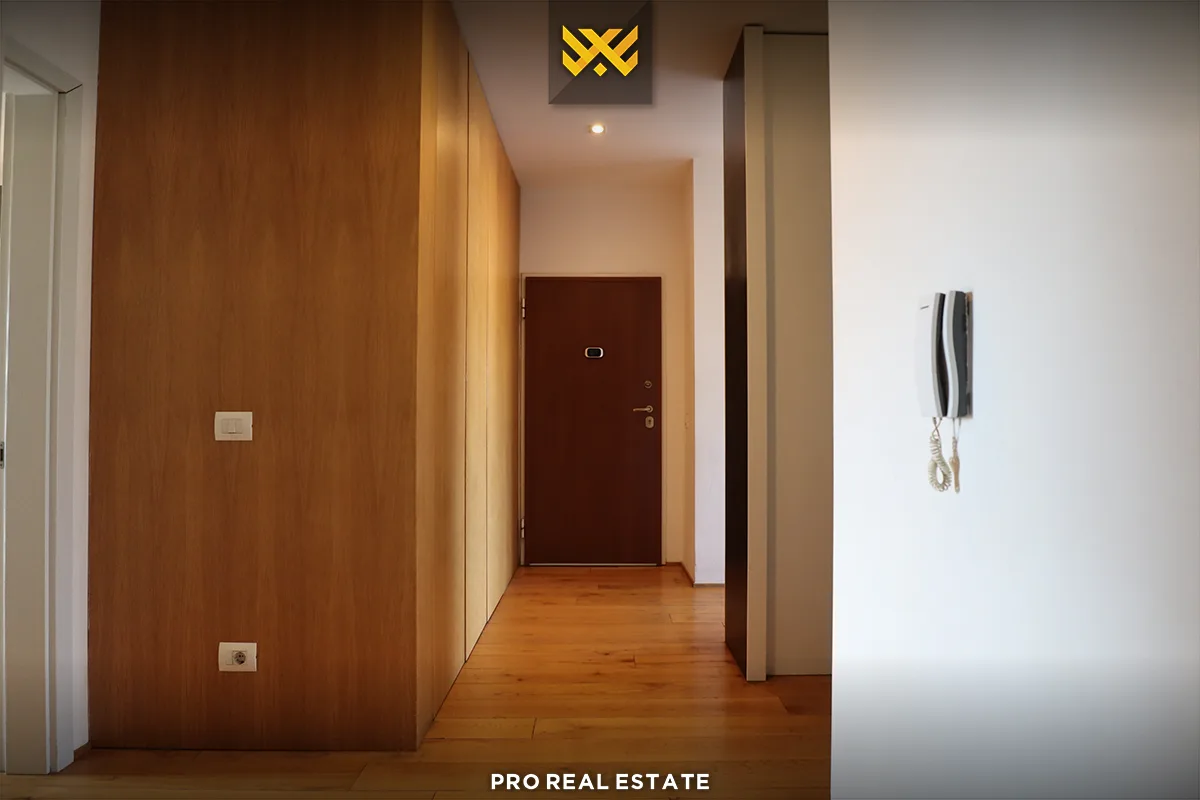 Penthouse 157m² + 30m² për #SHITJE në Emshir.