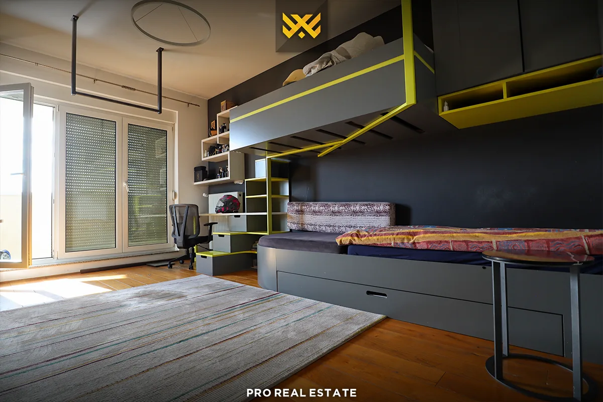 Penthouse 157m² + 30m² për #SHITJE në Emshir.