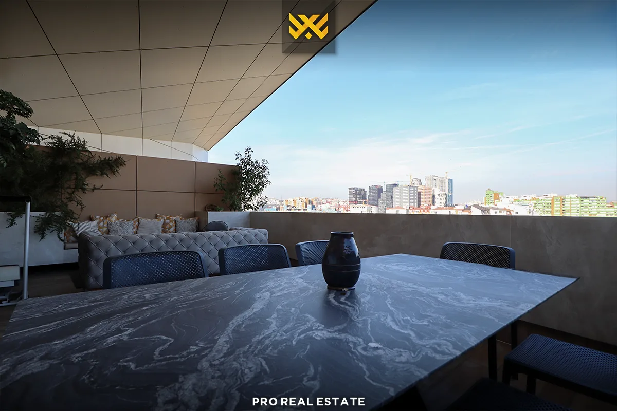 Penthouse 157m² + 30m² për #SHITJE në Emshir.