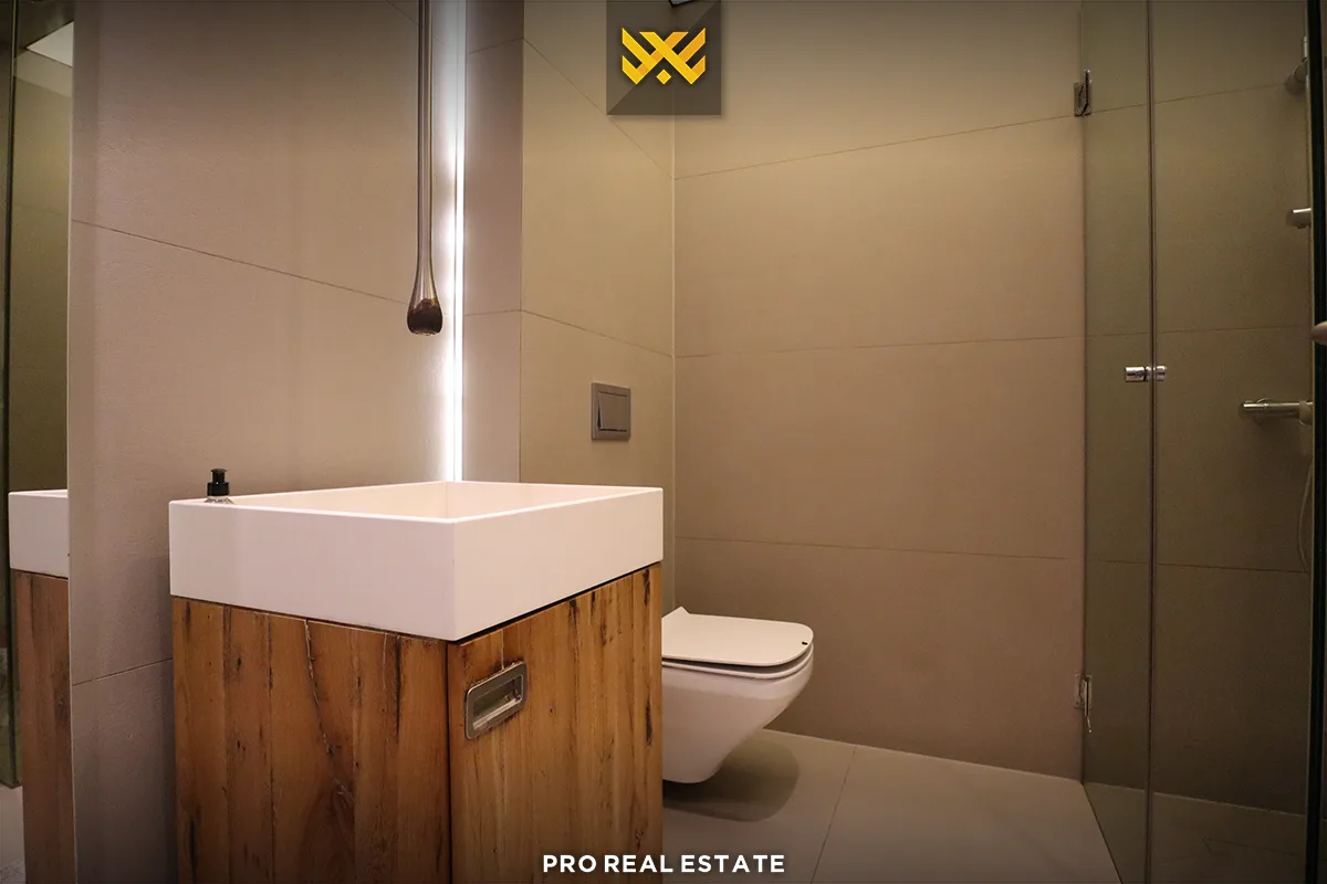 Penthouse 157m² + 30m² për #SHITJE në Emshir.