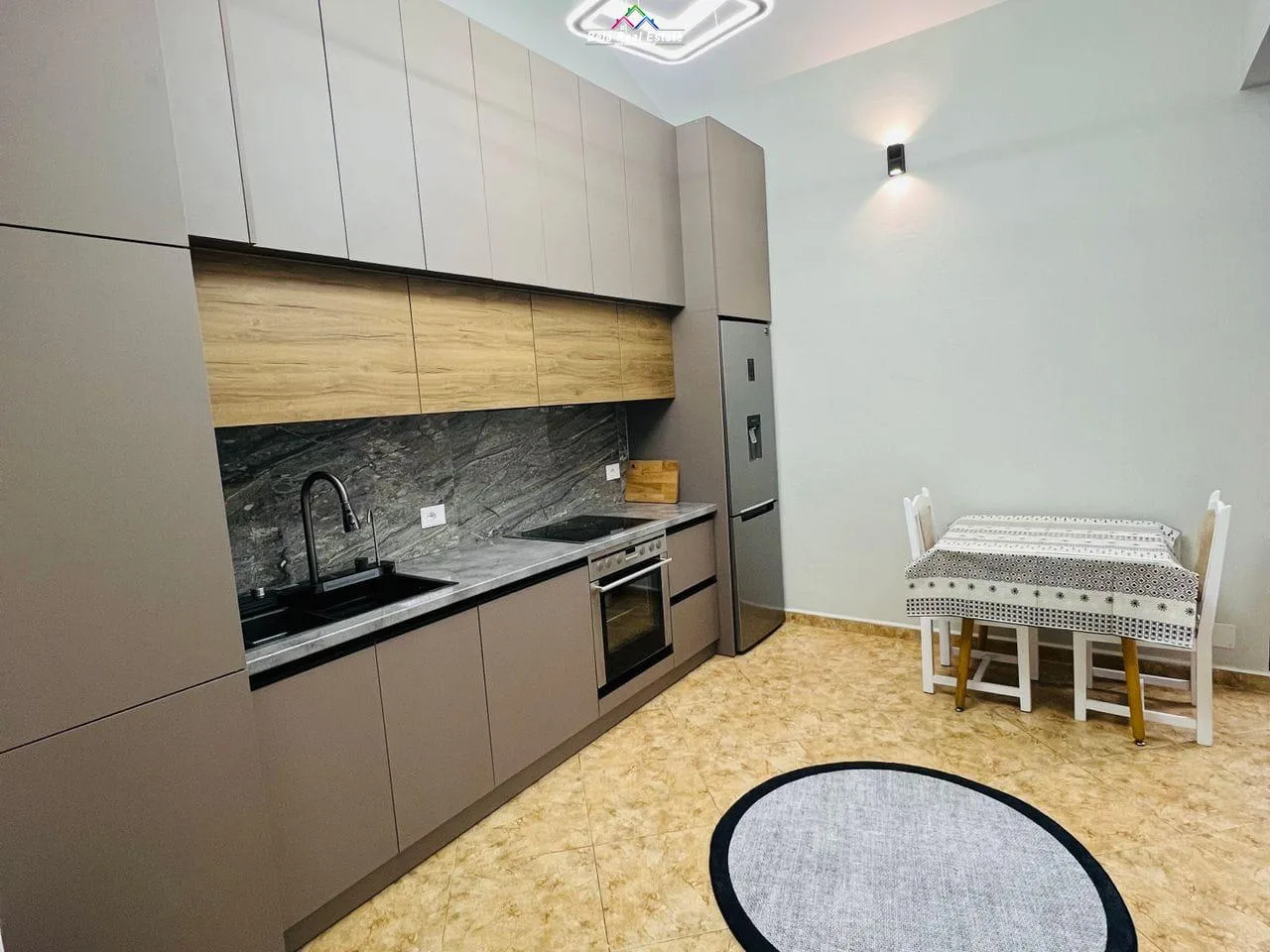Apartament Me Qera 2+1 Tek Ish Parku (ID B221390) Tirane