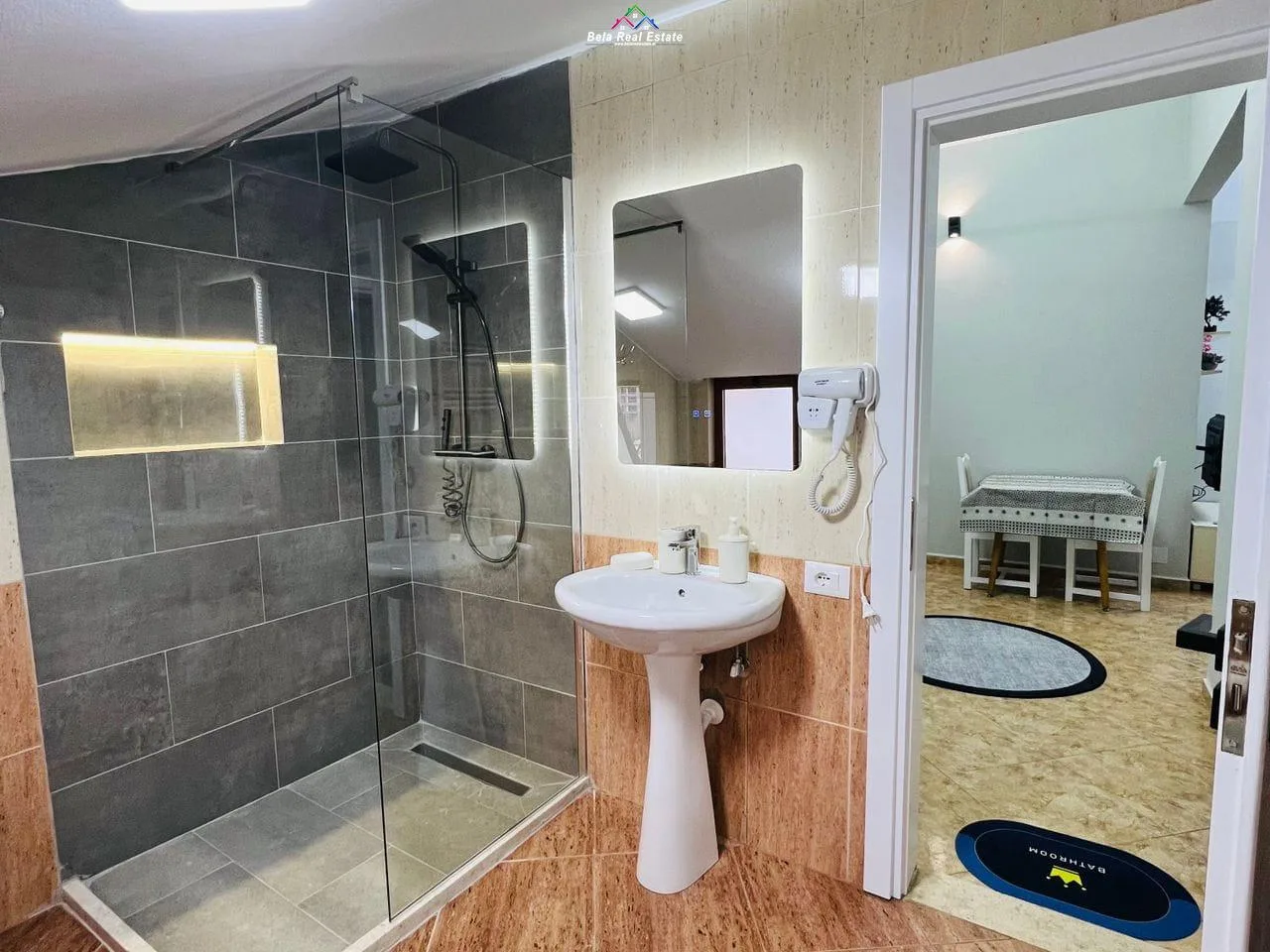 Apartament Me Qera 2+1 Tek Ish Parku (ID B221390) Tirane