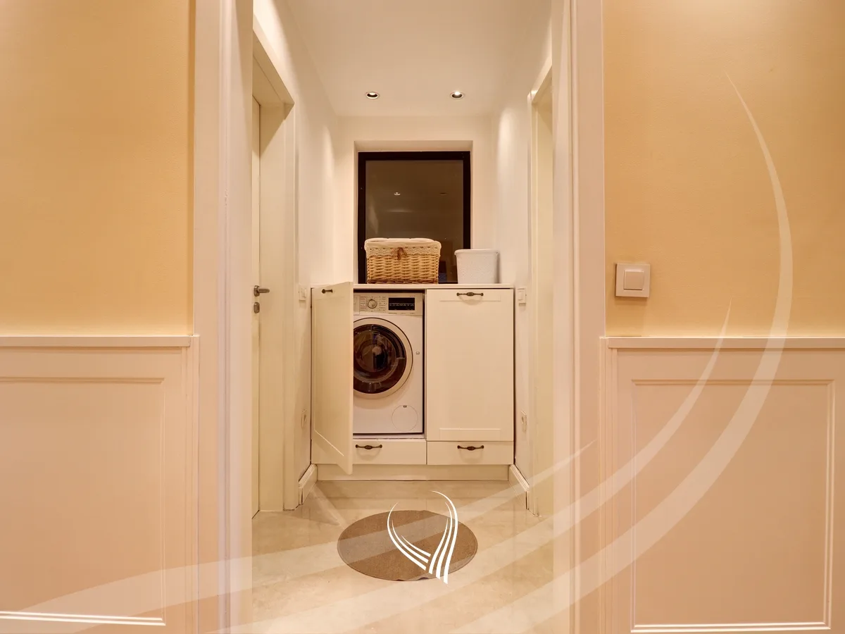 Banesë 200m2 me qira ne lagjen Lakrishte
