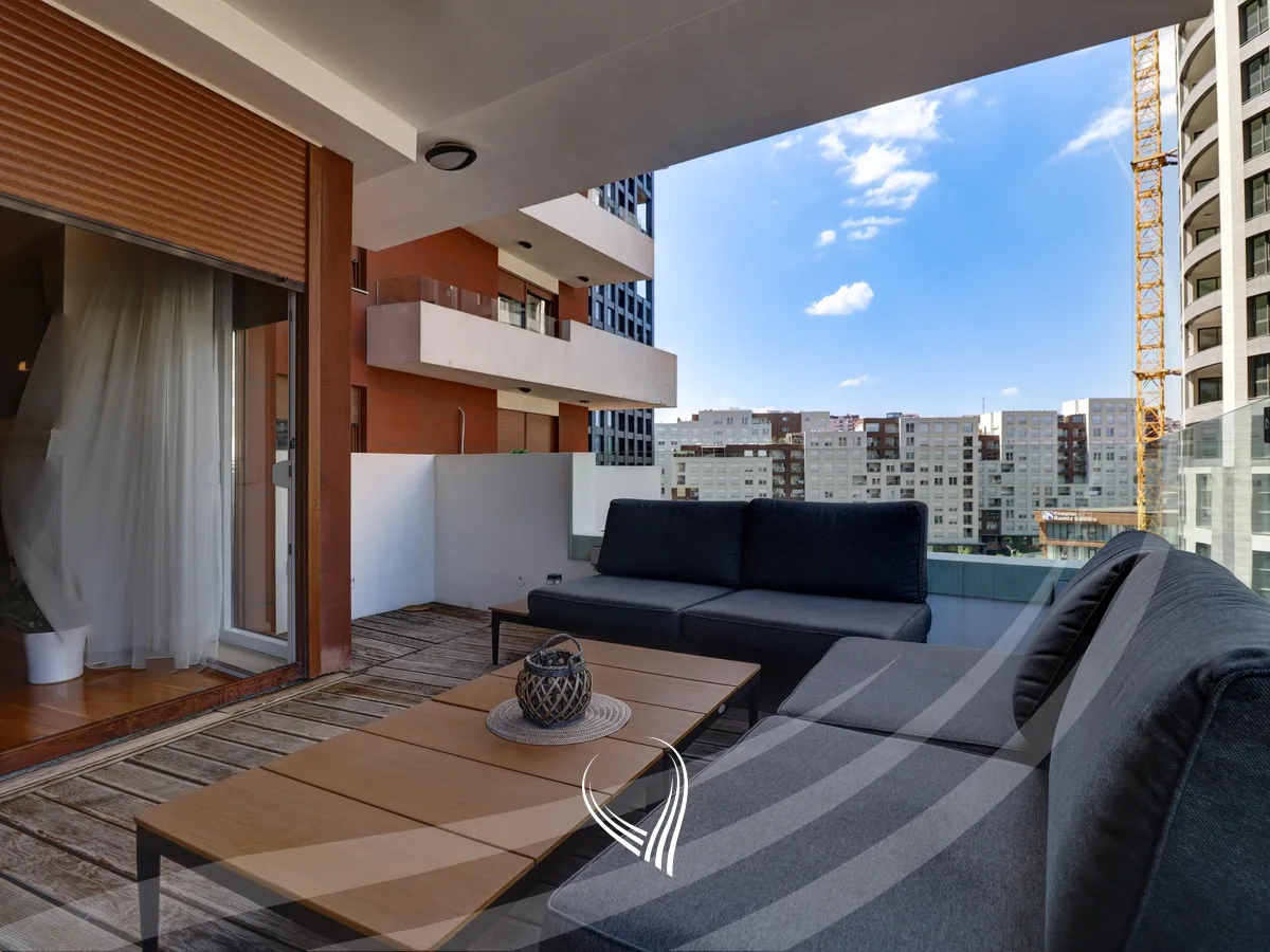 Banesë 200m2 me qira ne lagjen Lakrishte