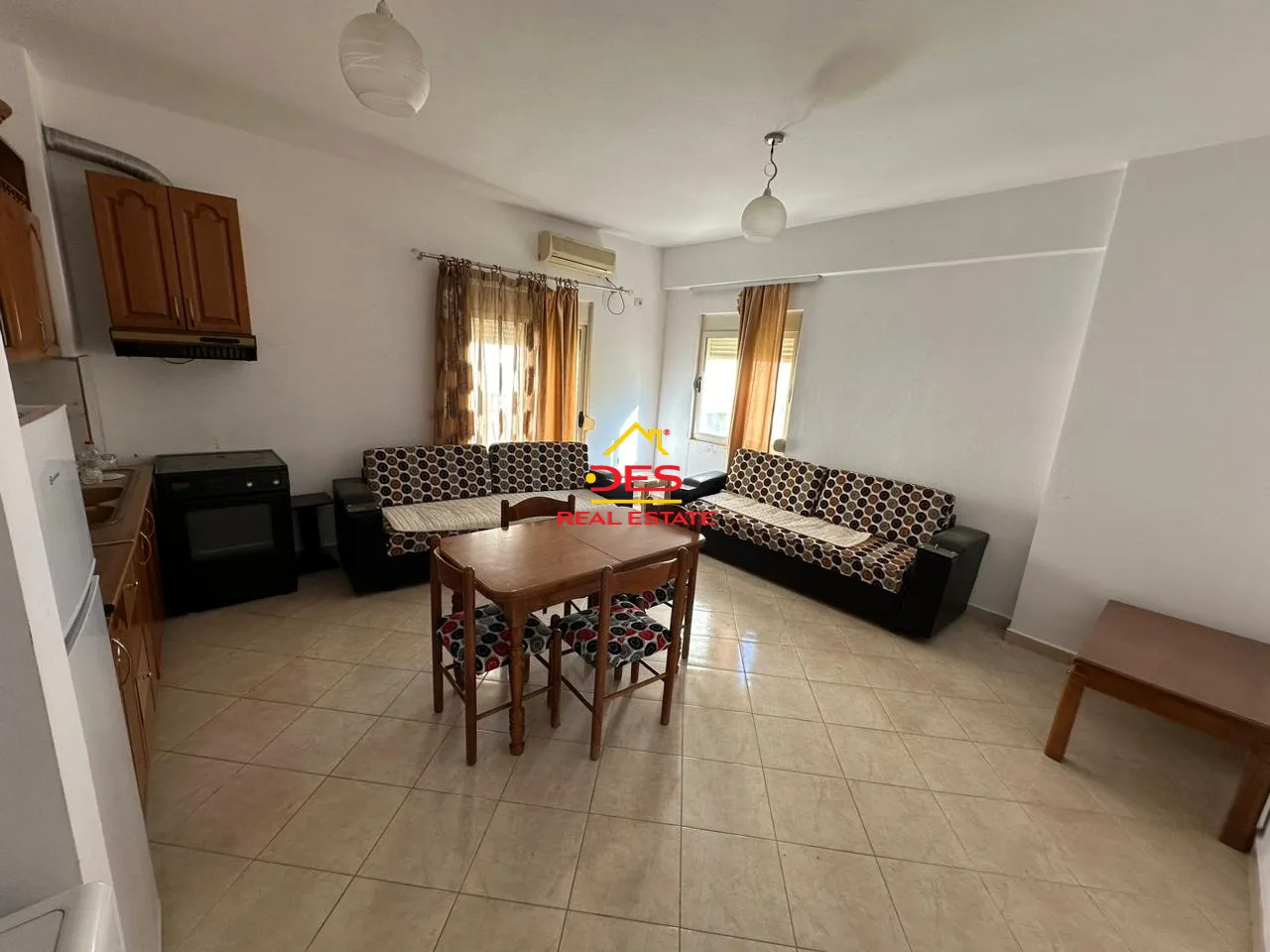 Shitet apartament 1+1 në orikum.